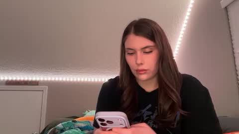 kinkycreative online show from February 12, 1:11 am