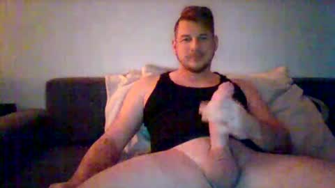kinkylionboy online show from December 4, 3:21 pm