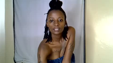 Snapshot of kinkyskyy chatting on June 23, 7:17 am kinkyskyy online show from June 23, 7:17 am