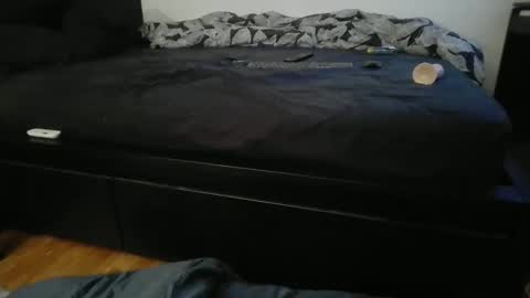 Snapshot of kinkysubmtl chatting on November 8, 8:03 am kinkysubmtl online show from November 8, 8:03 am