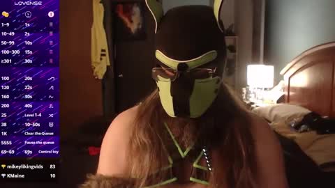 Snapshot of kinkywolf87 chatting on October 11, 7:29 am kinkywolf87 online show from October 11, 7:29 am