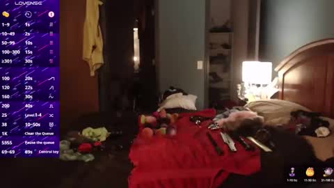 Snapshot of kinkywolf87 chatting on November 11, 5:29 am kinkywolf87 online show from November 11, 5:29 am