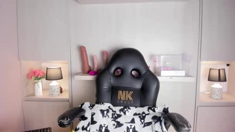 M A R A  online show from February 4, 11:49 am