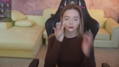 Snapshot of kira0541 chatting on February 15, 8:13 am Sweet girls online show from February 15, 8:13 am