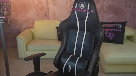 Snapshot of kira0541 chatting on February 15, 8:16 pm Sweet girls online show from February 15, 8:16 pm