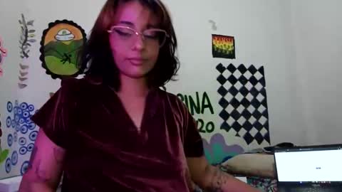 Snapshot of kira_adam chatting on May 18, 9:42 pm Kira online show from May 18, 9:42 pm