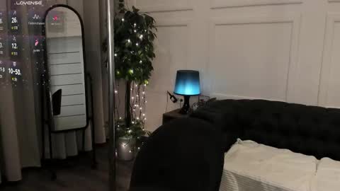 kira_energy online show from March 24, 2:05 am