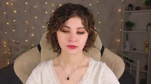 Snapshot of kira_fluffy chatting on May 31, 12:08 am Kira online show from May 31, 12:08 am