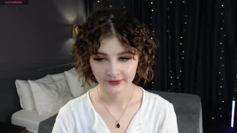 Snapshot of kira_fluffy chatting on June 6, 12:05 am Kira online show from June 6, 12:05 am