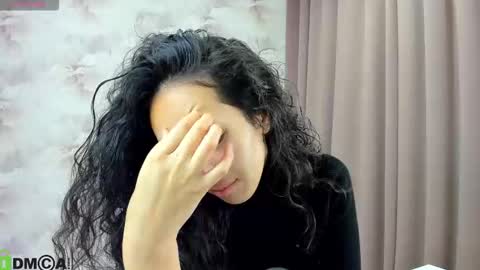 Aura online show from October 2, 3:02 am