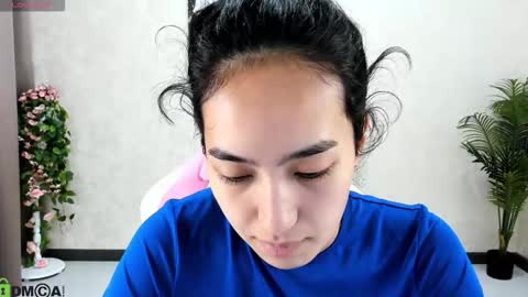 Aura online show from October 12, 1:59 am