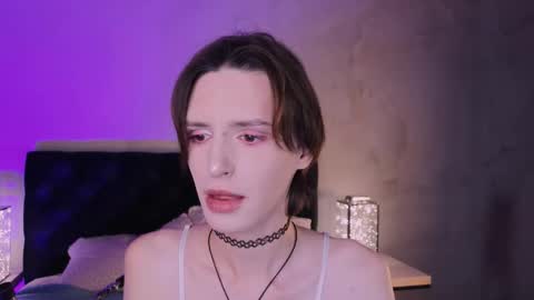 Snapshot of kira_long chatting on September 17, 5:42 am MADI online show from September 17, 5:42 am