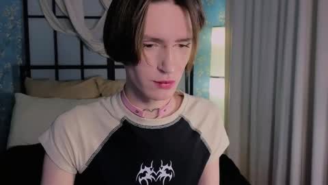 Snapshot of kira_long chatting on October 30, 1:01 pm MADI online show from October 30, 1:01 pm