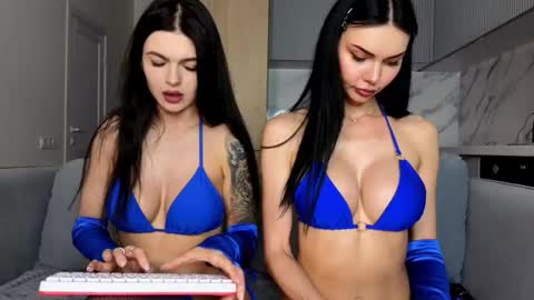 Kira and friends online show from October 27, 2:10 pm