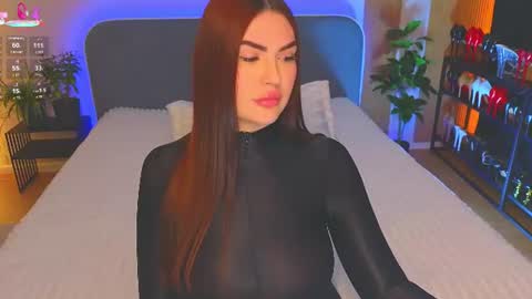 Snapshot of kira_sexxx chatting on July 7, 9:19 pm Kira online show from July 7, 9:19 pm