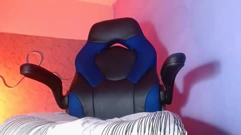 kira-squir online show from November 3, 10:38 am