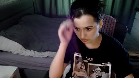 Snapshot of kira_yammy chatting on December 31, 9:50 pm Kira follow me online show from December 31, 9:50 pm