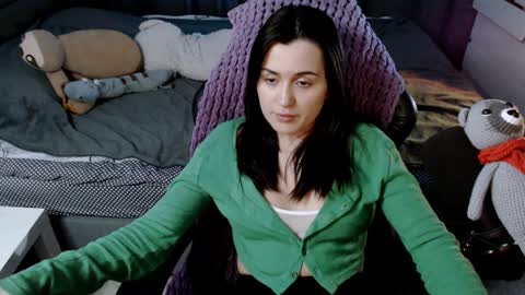 Snapshot of kira_yammy chatting on January 17, 1:47 am Kira follow me online show from January 17, 1:47 am