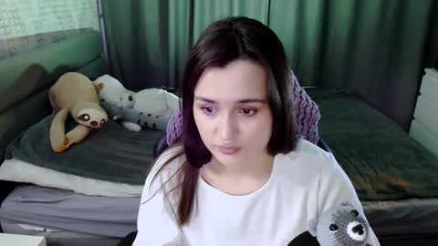 Snapshot of kira_yammy chatting on January 31, 1:12 pm Kira follow me online show from January 31, 1:12 pm