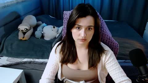 Snapshot of kira_yammy chatting on February 6, 2:15 pm Kira follow me online show from February 6, 2:15 pm