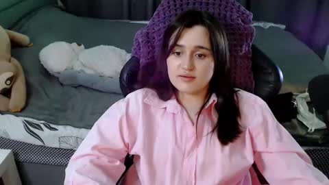 Snapshot of kira_yammy chatting on February 14, 4:47 am Kira follow me online show from February 14, 4:47 am