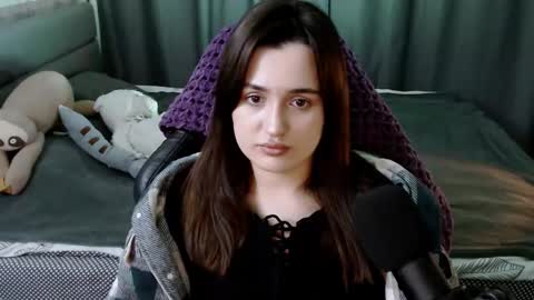 Snapshot of kira_yammy chatting on February 14, 2:54 pm Kira follow me online show from February 14, 2:54 pm