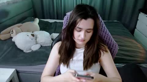 Snapshot of kira_yammy chatting on March 1, 10:21 pm Kira follow me online show from March 1, 10:21 pm