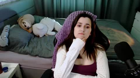 Snapshot of kira_yammy chatting on March 2, 5:14 pm Kira follow me online show from March 2, 5:14 pm