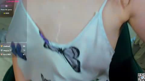 Snapshot of kiraadamss chatting on July 7, 7:23 am kiraadamss online show from July 7, 7:23 am