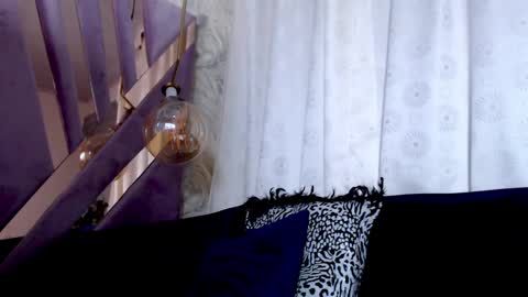 kiraawild online show from November 14, 6:06 pm