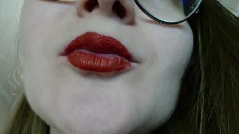 KiraGoldens online show from October 19, 6:25 am