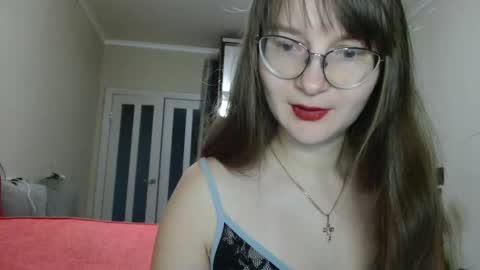 KiraGoldens online show from November 10, 6:23 am