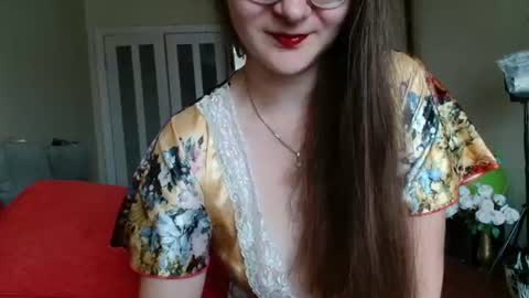 Snapshot of kiragoldens chatting on July 29, 6:33 am KiraGoldens online show from July 29, 6:33 am