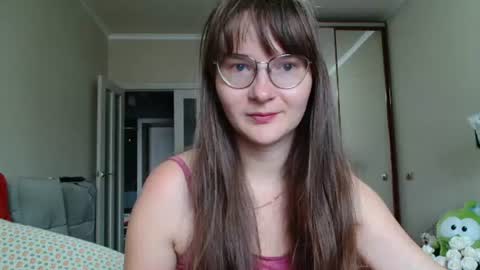 Snapshot of kiragoldens chatting on August 2, 6:34 am KiraGoldens online show from August 2, 6:34 am