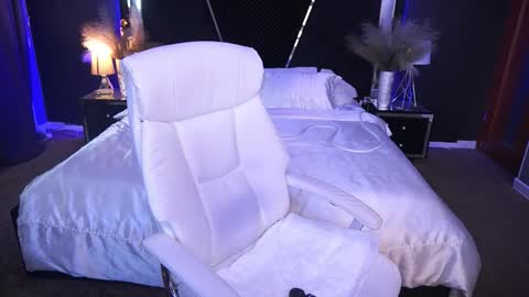 kiragrayyy online show from October 9, 2:04 pm