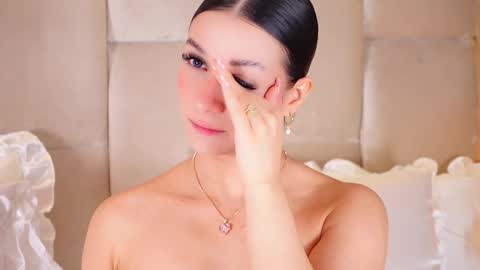 Snapshot of kirakayleigh chatting on February 4, 8:25 pm kira online show from February 4, 8:25 pm