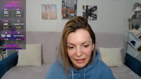 kiramartins cat online show from March 11, 3:59 am