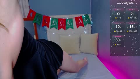 KiraNigt online show from December 25, 2:46 am