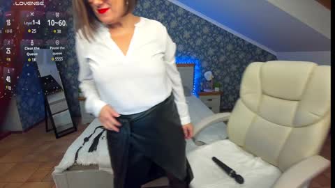 Snapshot of kiraroxx chatting on January 23, 3:11 pm Kira online show from January 23, 3:11 pm