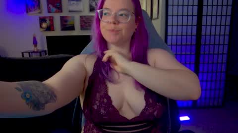 KiraSpitQueen online show from April 5, 3:47 am