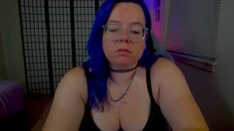 KiraSpitQueen online show from August 3, 4:00 am