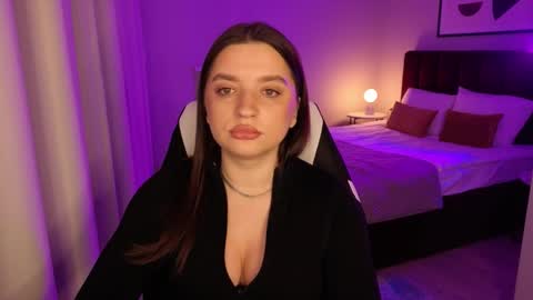 kirastorm_ online show from February 8, 1:03 pm