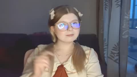 KiraYume online show from May 8, 4:23 pm
