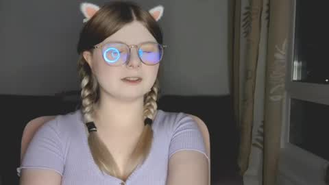 KiraYume online show from May 15, 7:10 pm