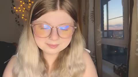 KiraYume online show from June 17, 10:32 pm