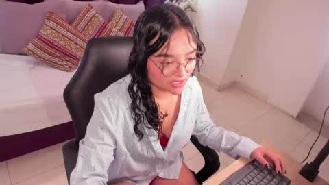 Snapshot of kirdamoon chatting on June 4, 11:49 am kirdamoon online show from June 4, 11:49 am