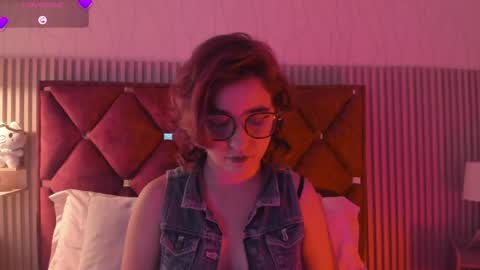 Samantha  Velvet online show from April 21, 10:45 pm