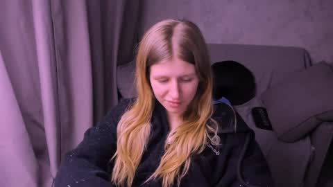 Kira online show from January 18, 11:00 pm