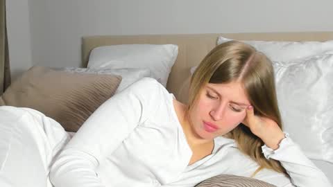 Snapshot of kirraa_ chatting on February 24, 9:46 pm Kira online show from February 24, 9:46 pm