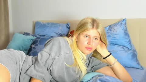 Kira online show from June 1, 8:54 pm